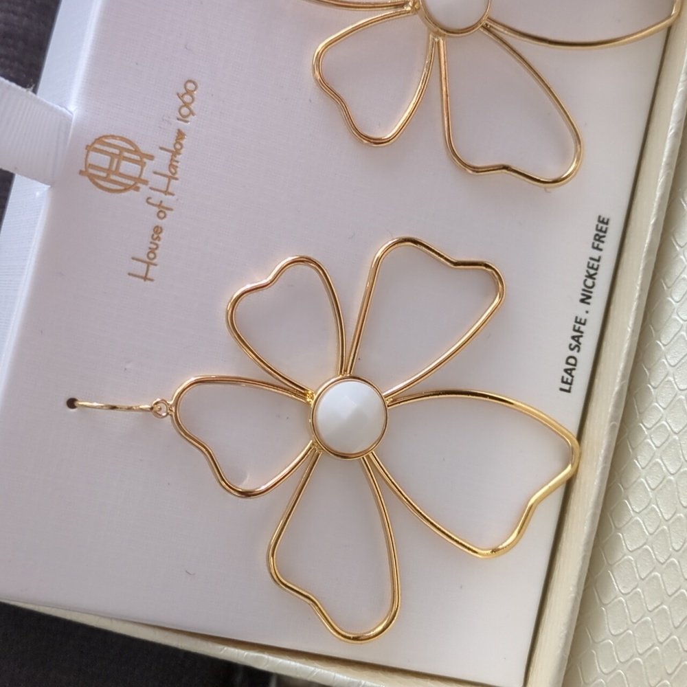 House of Harlow 1960 Gold Flower Earrings - Picture 2 of 5